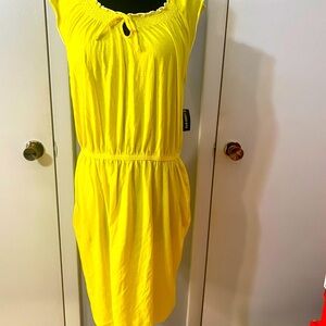 New with tags. Bright yellow dress from Old Navy. Size Large.